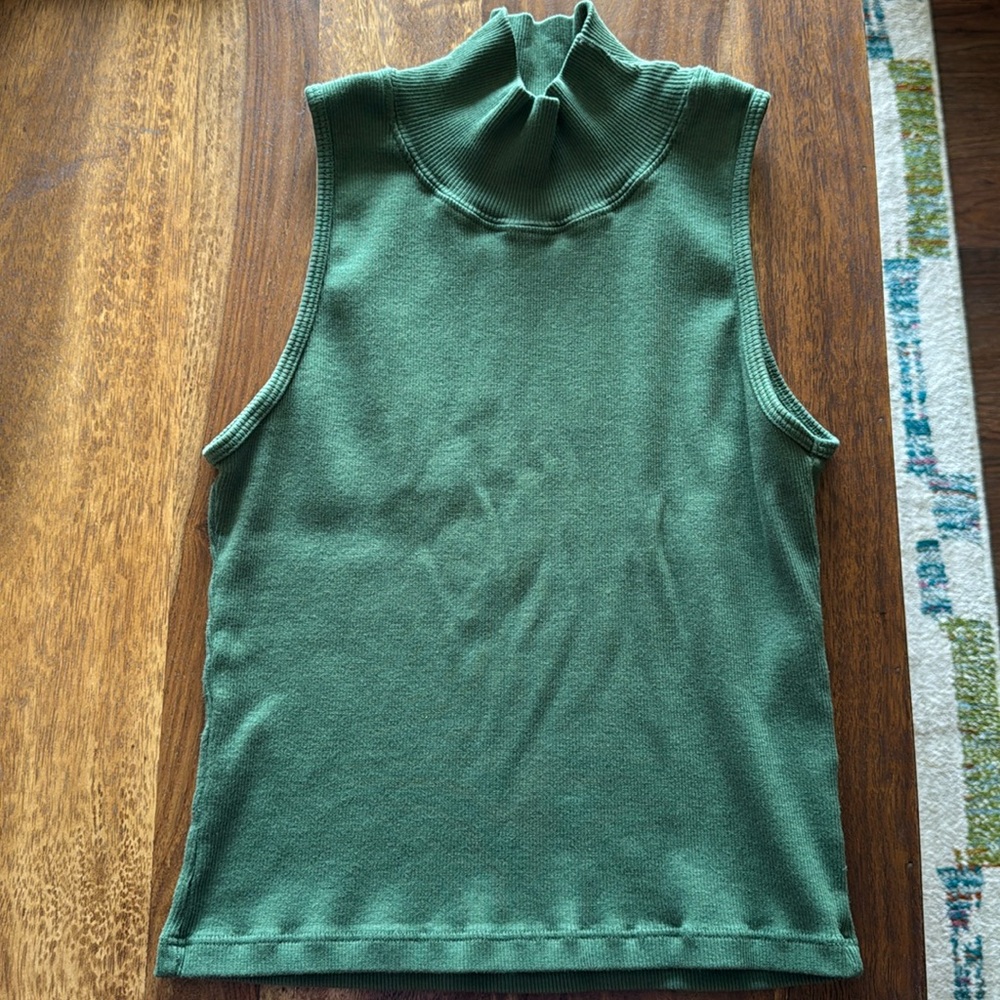 Big Bud Press Sleveless Essential Turtleneck